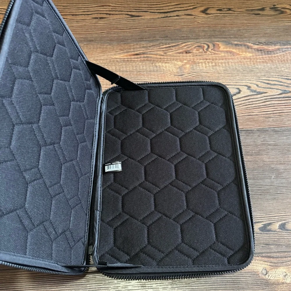 Thule Hard Sided Laptop/Tablet Case